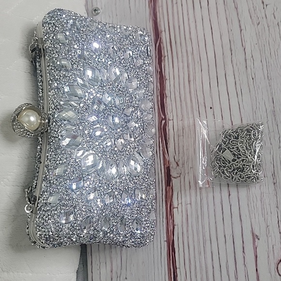 Elegant Silver Rhinestone Embellished Dress Bag. - Picture 5 of 6